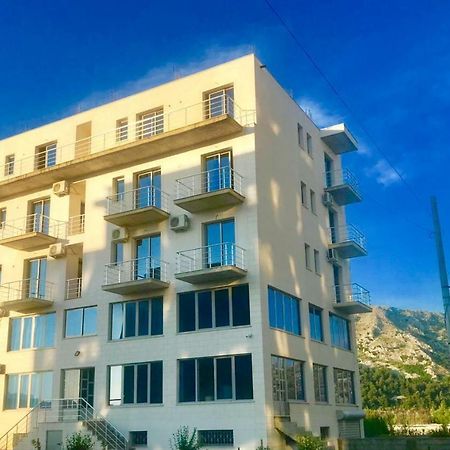 Deor Hotel Shëngjin Eksteriør bilde