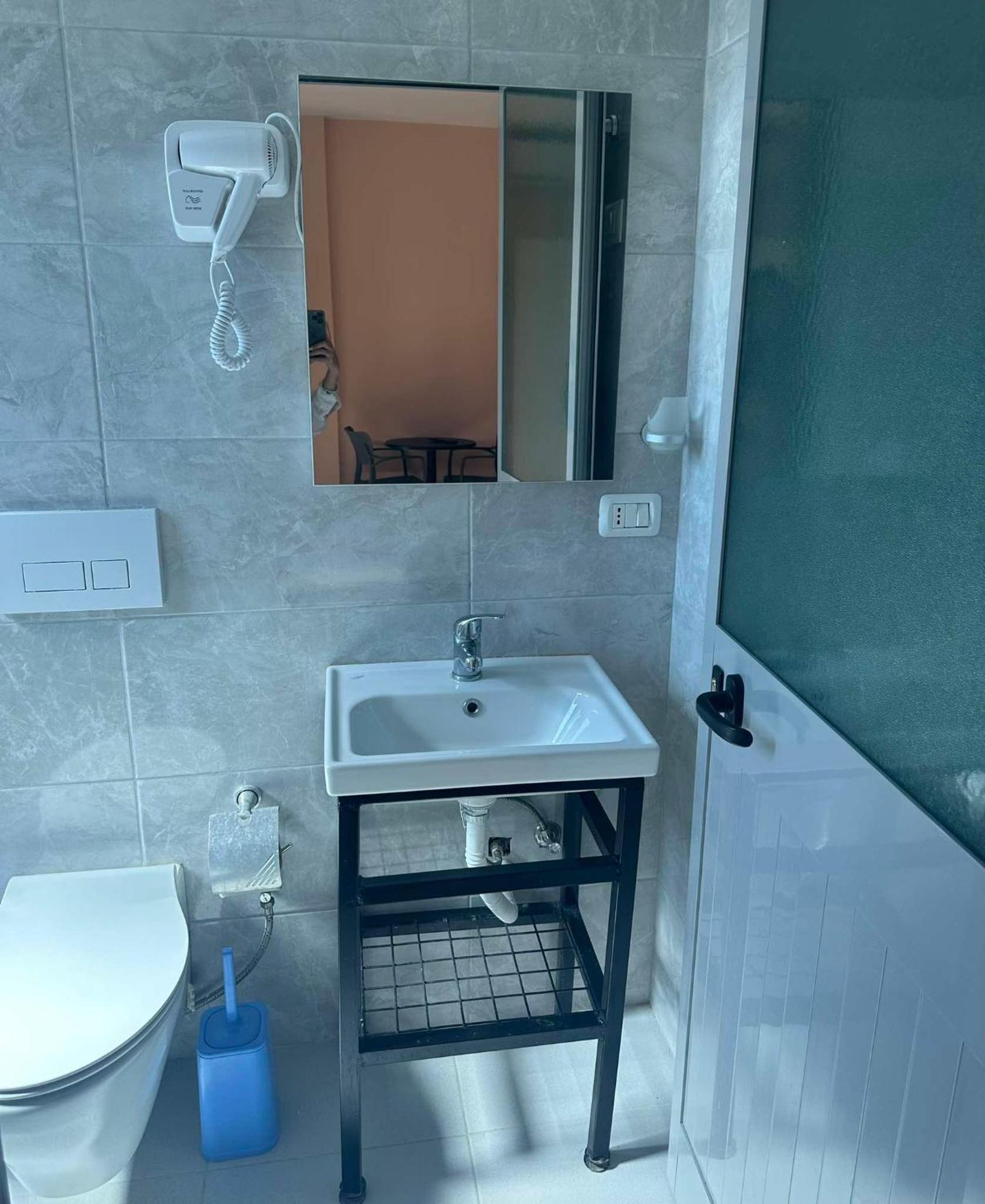 Deor Hotel Shëngjin Eksteriør bilde