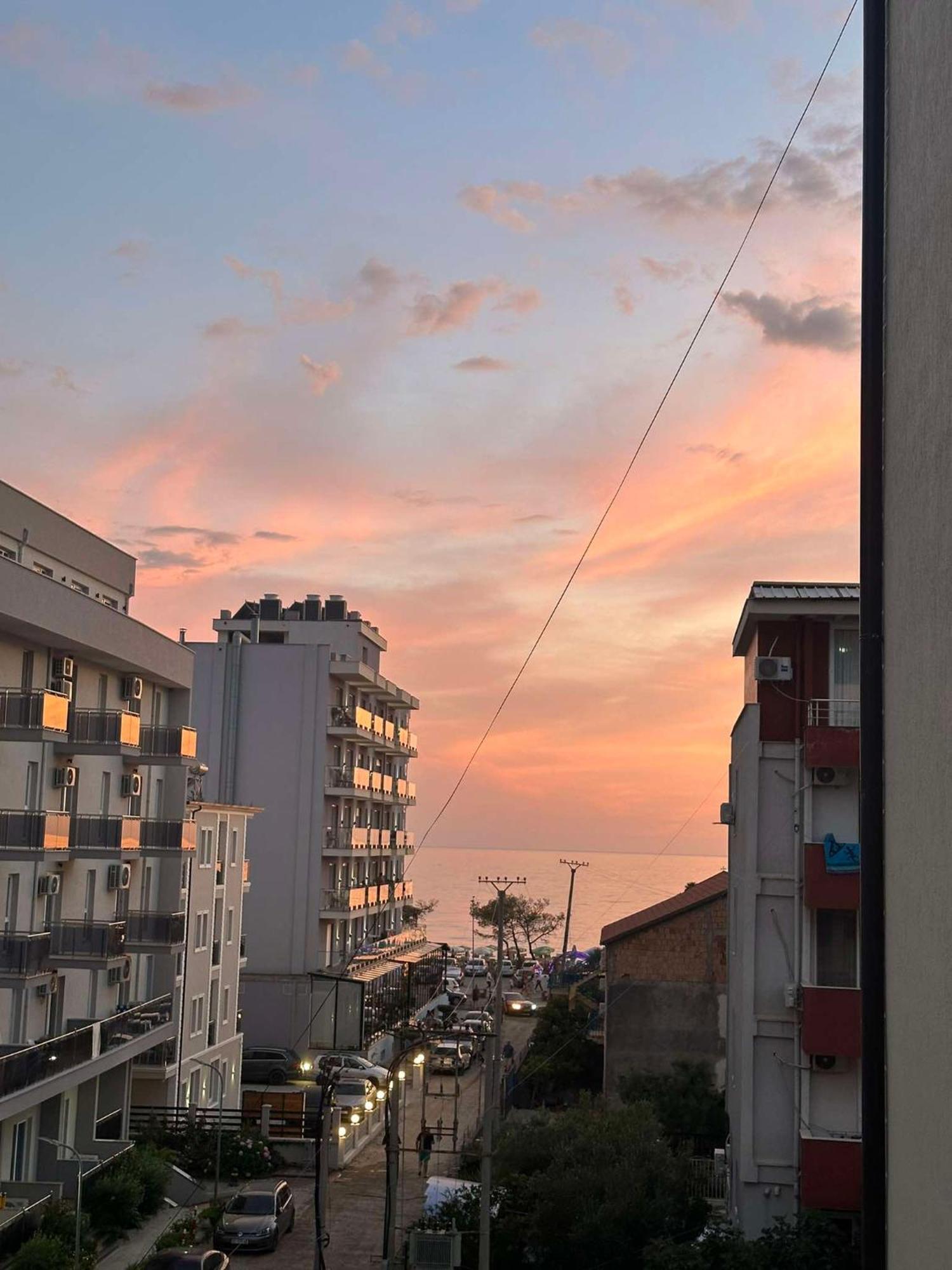Deor Hotel Shëngjin Eksteriør bilde