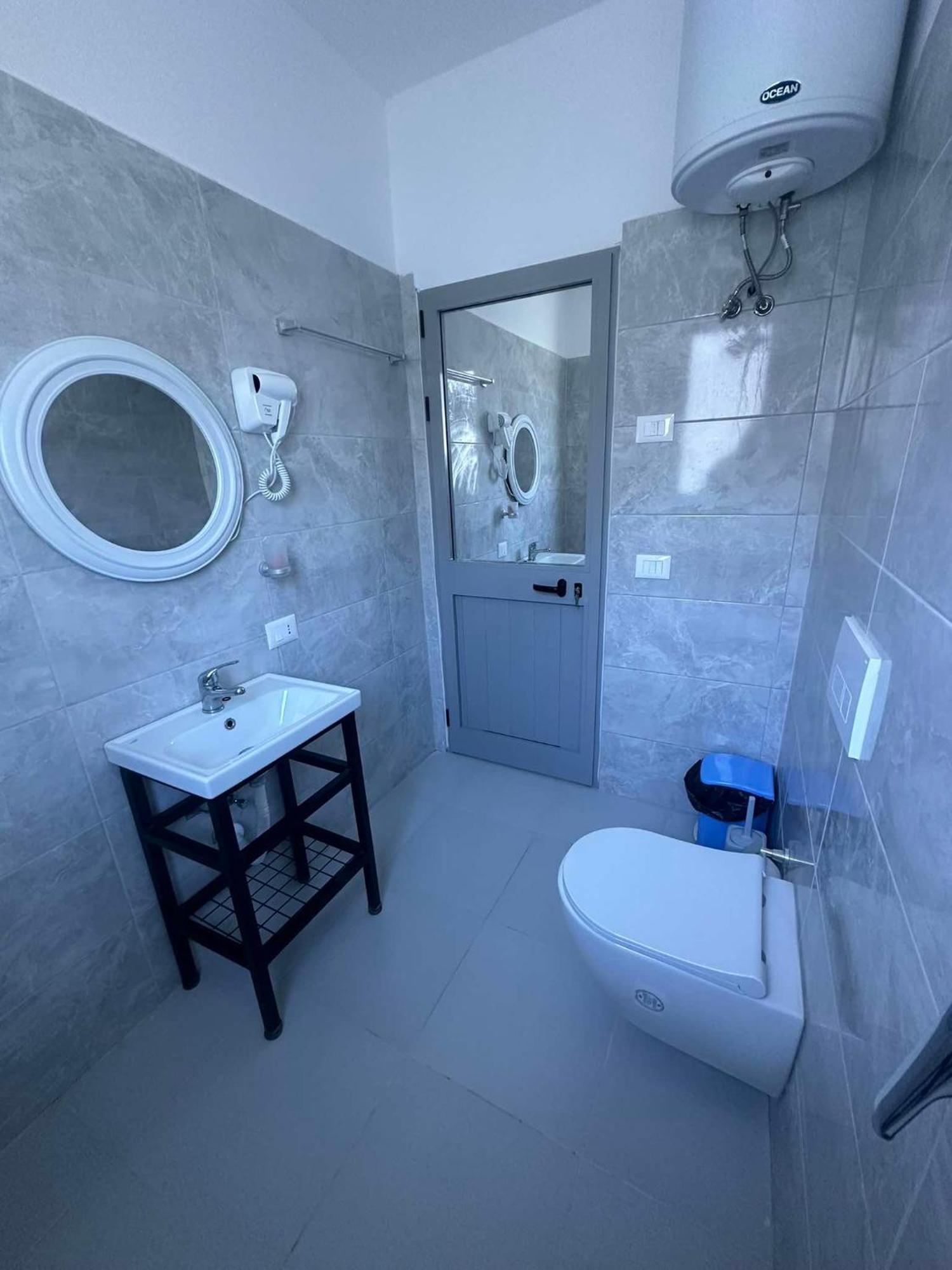 Deor Hotel Shëngjin Eksteriør bilde