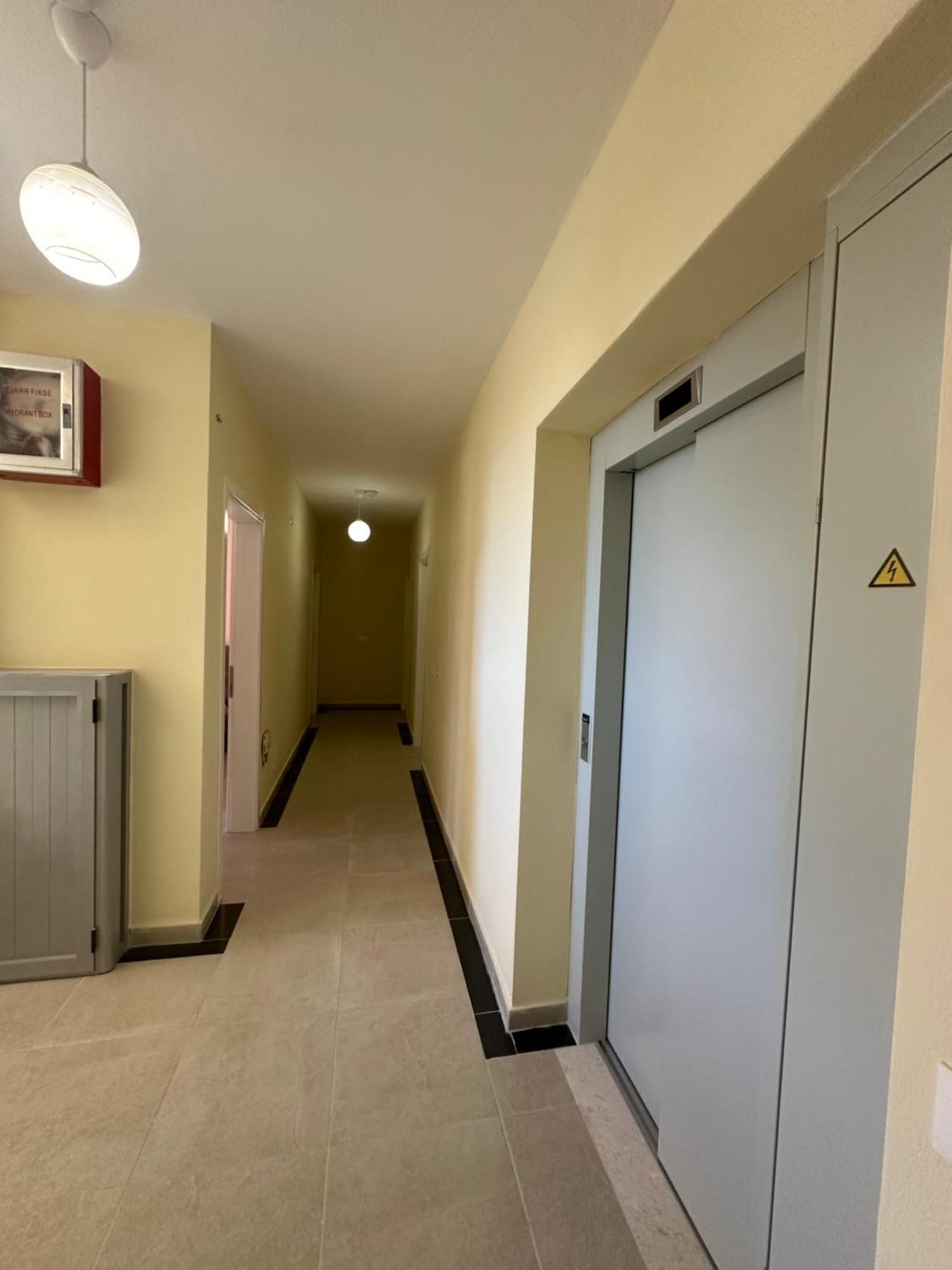 Deor Hotel Shëngjin Eksteriør bilde