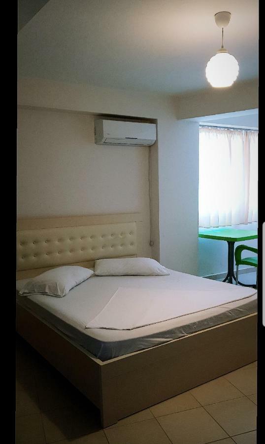 Deor Hotel Shëngjin Eksteriør bilde